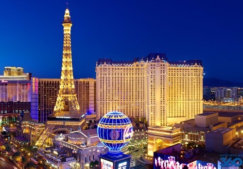 An image of the las vegas skyline including the replica of the eiffel tower